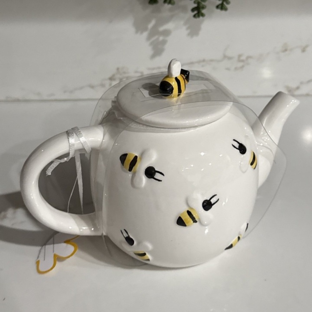 Bee Tea Pot - Picture 3 of 4